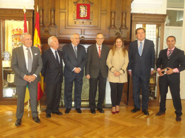 VISITA DEL PRESIDENTE DE MELILLA AL CENTRO RIOJANO DE MADRID