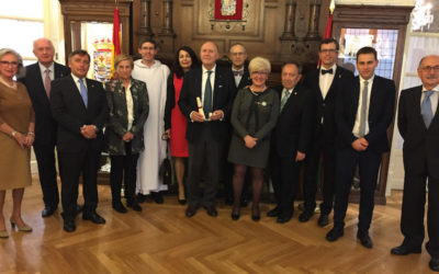 ENTRONIZACIÓN VIRGEN DE VALVANERA Y GUINDILLA DE ORO AL EMBAJADOR DE SERBIA