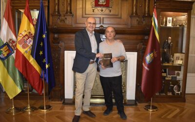 PRESENTACIÓN DEL LIBRO TIERRA LLANA