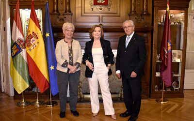 CONFERENCIA “EL PERFECTO ANFITRIÓN: EL ARTE DE RECIBIR”