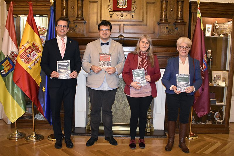 PRESENTACIÓN LIBRO ¡CÓMO HEMOS CAMBIADO!. El Logroño de ayer y de hoy. Volumen III.
