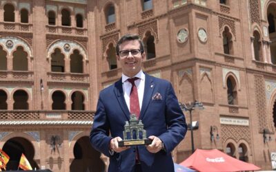 ENTREGA DEL TROFEO PUERTA DE TOLEDO AL CENTRO RIOJANO DE MADRID
