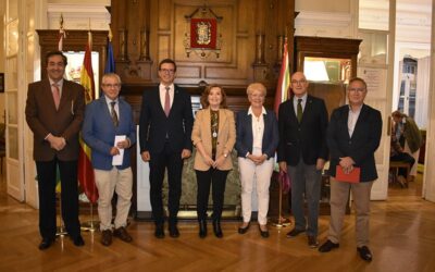 CONFERENCIA “LA IMPORTANCIA DE LA INDUMENTARIA” FONDO DE ARMARIO FEMENINO Y MASCULINO Y CÓMO LLEVARLO.