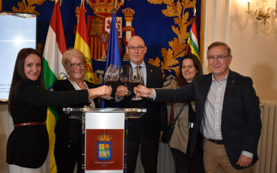 CATA DE VINOS BODEGA FyA