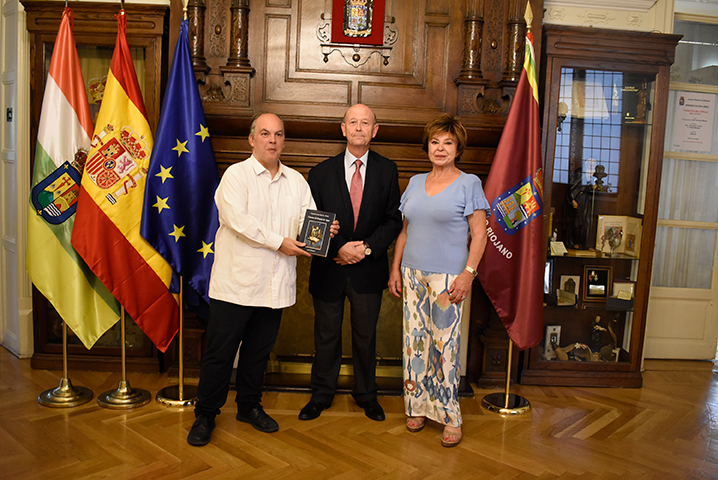 13-junio-libro-cuento-del-espejo-de-agua_2024--1