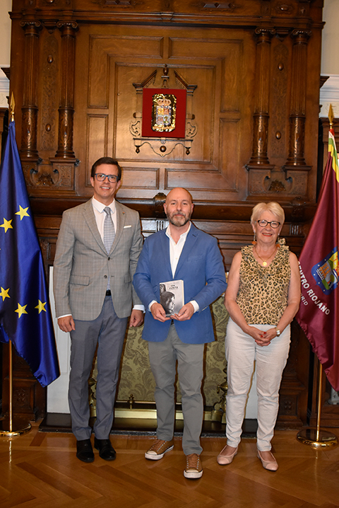 3-junio-novela-manuales-de-ida-y-vuelta_2024-07-17