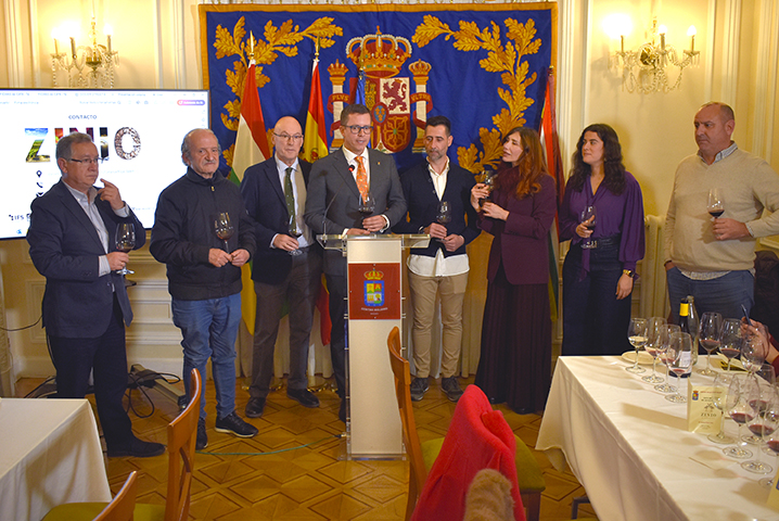 2025 03 20 Foto 4. Conferencia con CATA de vinos de BODEGAS ZINIO Noche de Gala, 30 de noviembre de 2024