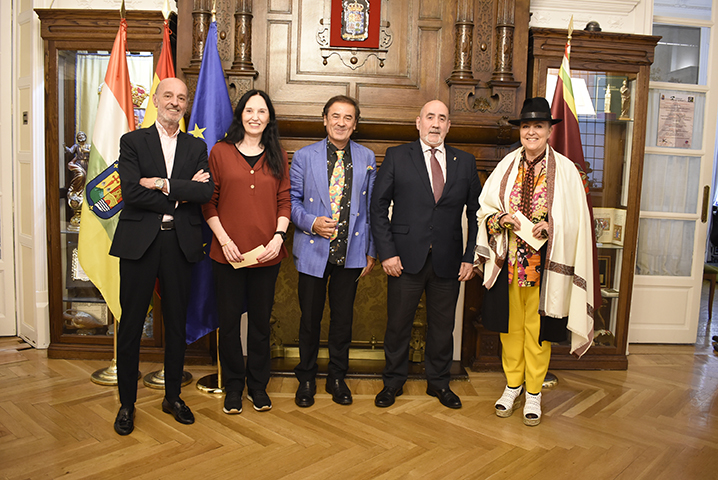 2025 04 24 Foto 1. Ciclo Periodismo y Relaciones Internacionales Noche de Gala, 30 de noviembre de 2024