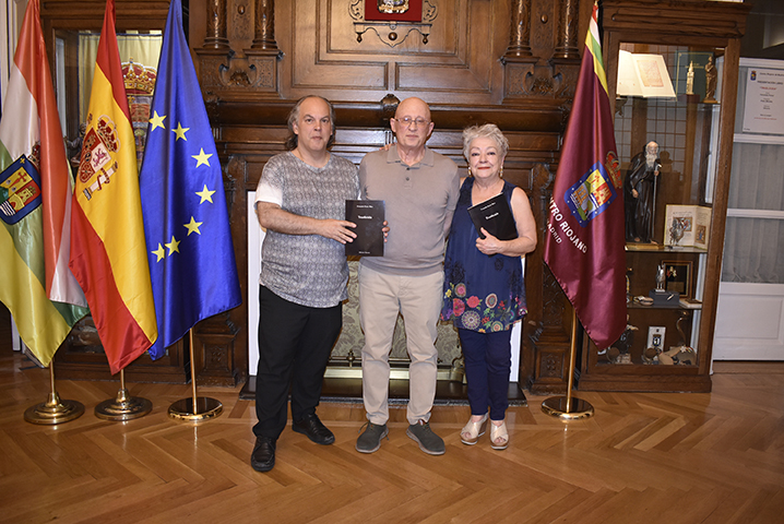 2025 05 30 Libro TRASLÚCIDA Noche de Gala, 30 de noviembre de 2024