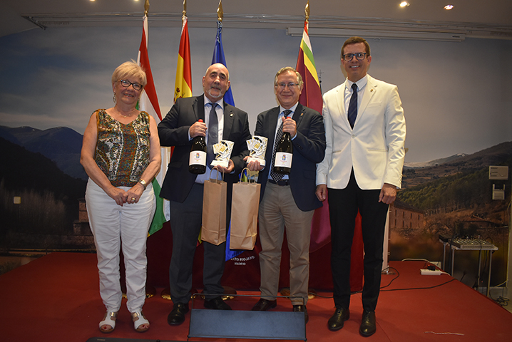 SAN BERNABÉ 2025 06 20 Foto 3. Entrega Trofeos Campeonato Mus