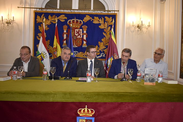 2025 06 24. Libro HÉROES SIN NOMBRE Noche de Gala, 30 de noviembre de 2024