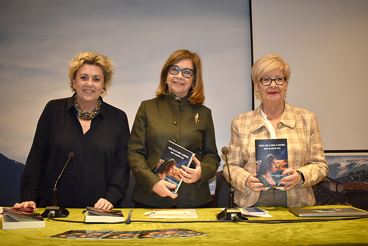 Presentación del libro: «Más allá del Caribe» por la autora Irene Mckinstry Oria