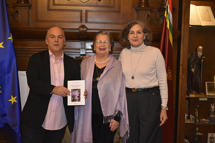 Presentación del libro: «Llenaré mi corazón con tu silencio» por la autora Teresa San Juan