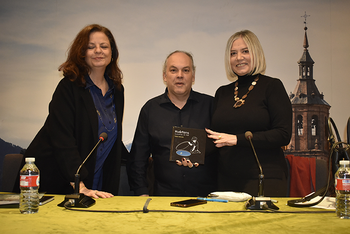 Presentación del libro de Pablo Méndez: “Huérfano buscando el mar”